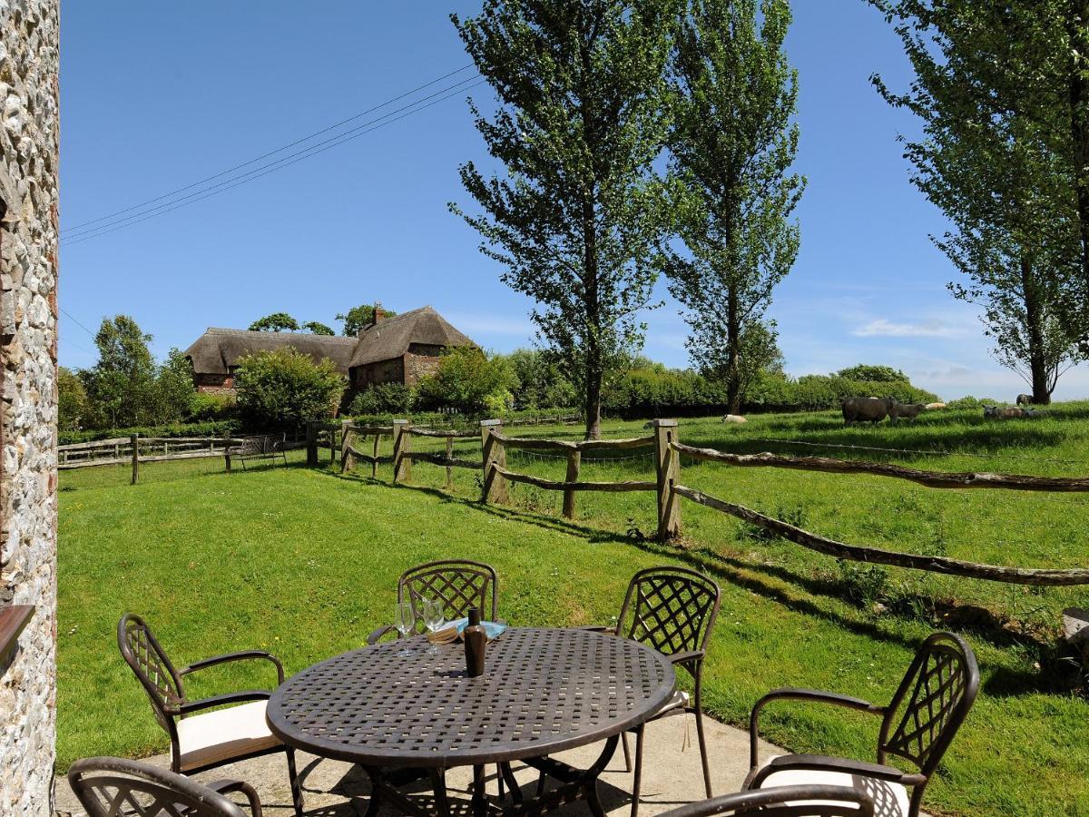 East Barn Villa Wootton Fitzpaine Exterior photo